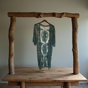 Women Long sleeve Lace Cardigan in Teal size Large/XL